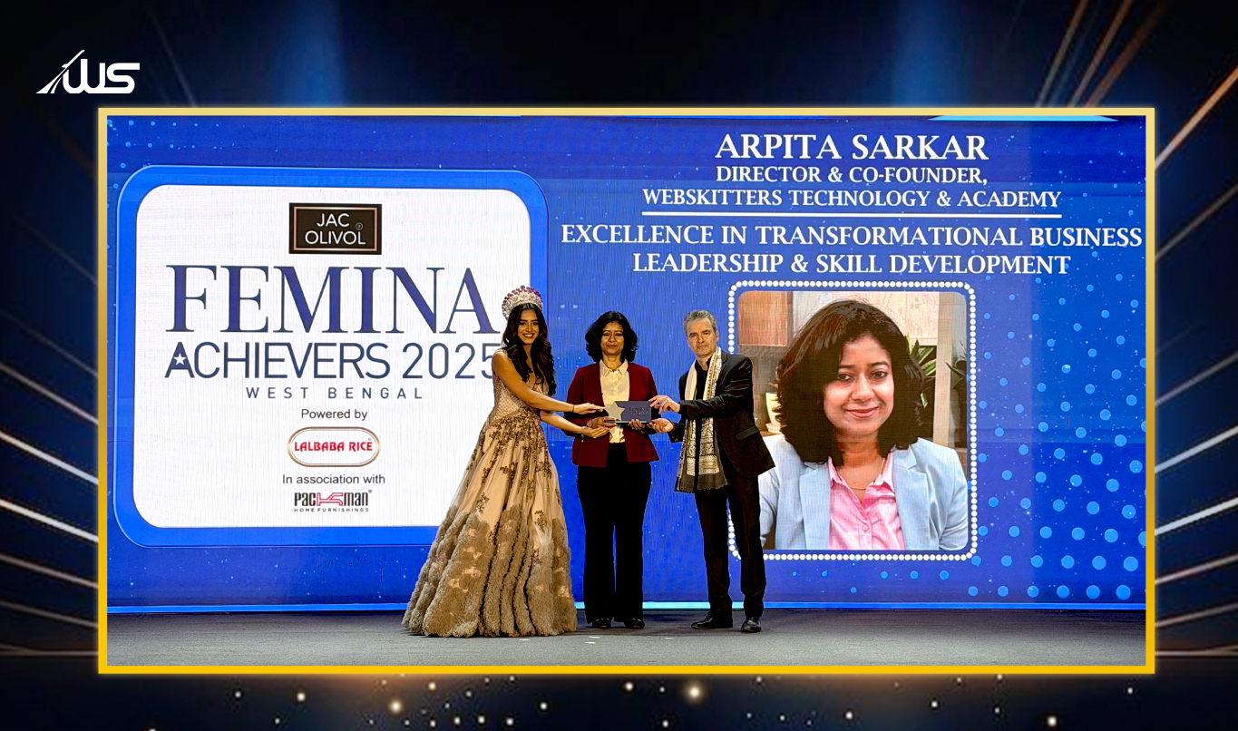 Arpita Sarkar holding award at JAC OLIVOL Femina Achievers Awards: West Bengal edition